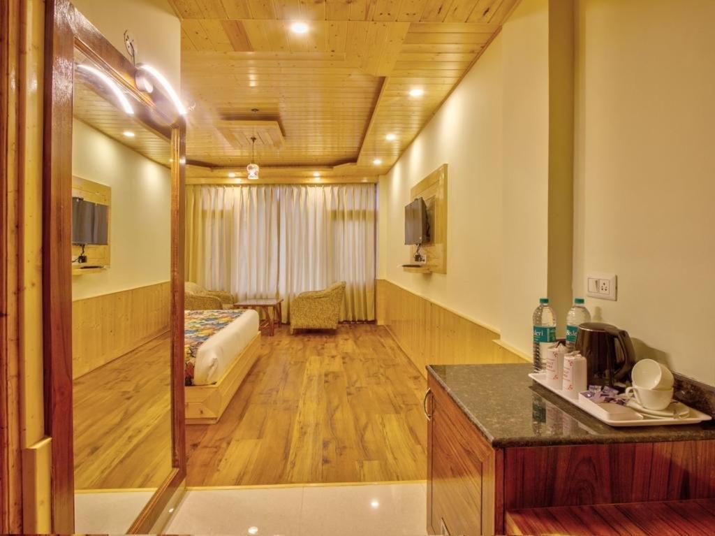 Swastik Grand Manali Hotel Bagian luar foto