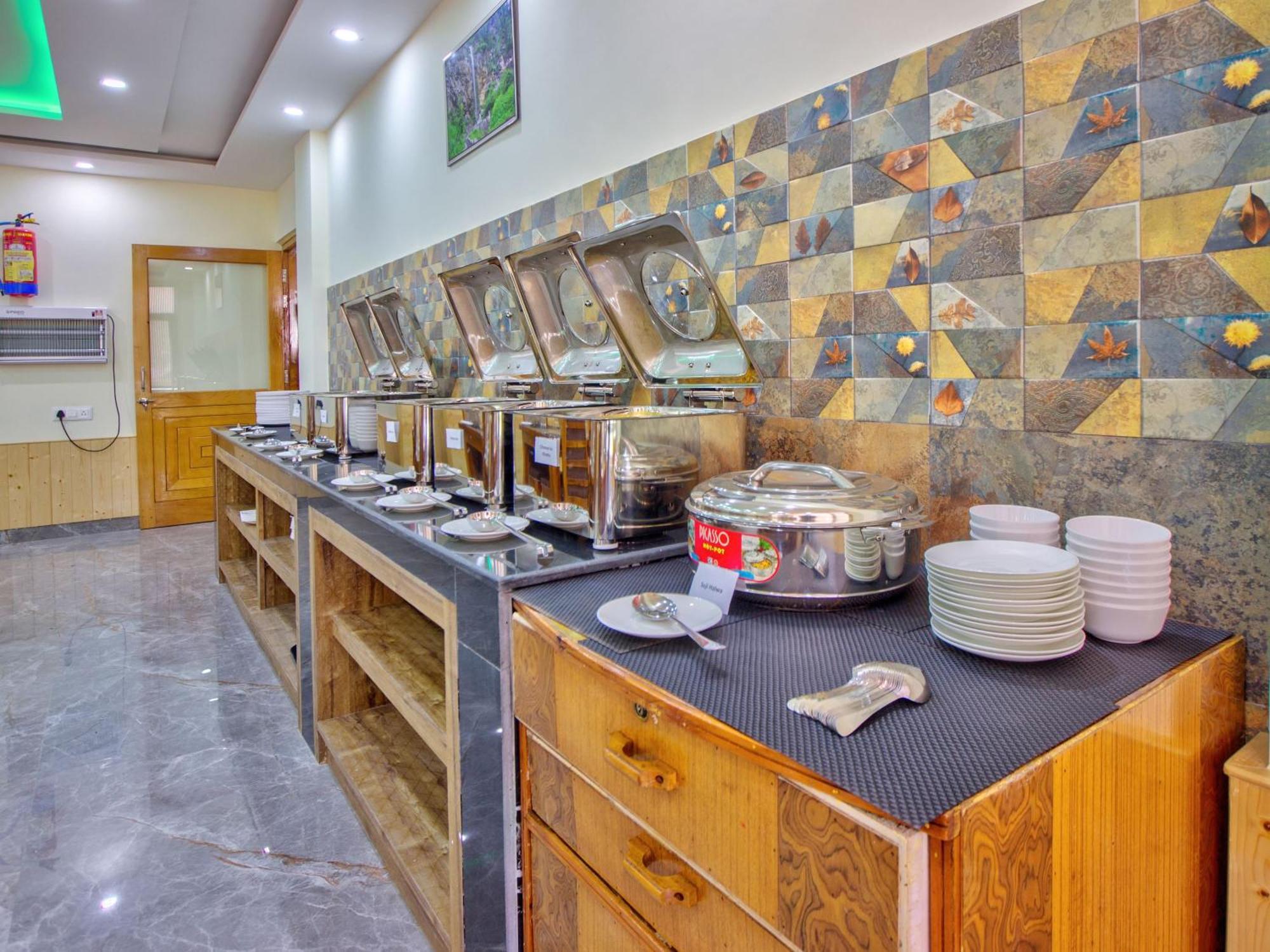 Swastik Grand Manali Hotel Bagian luar foto