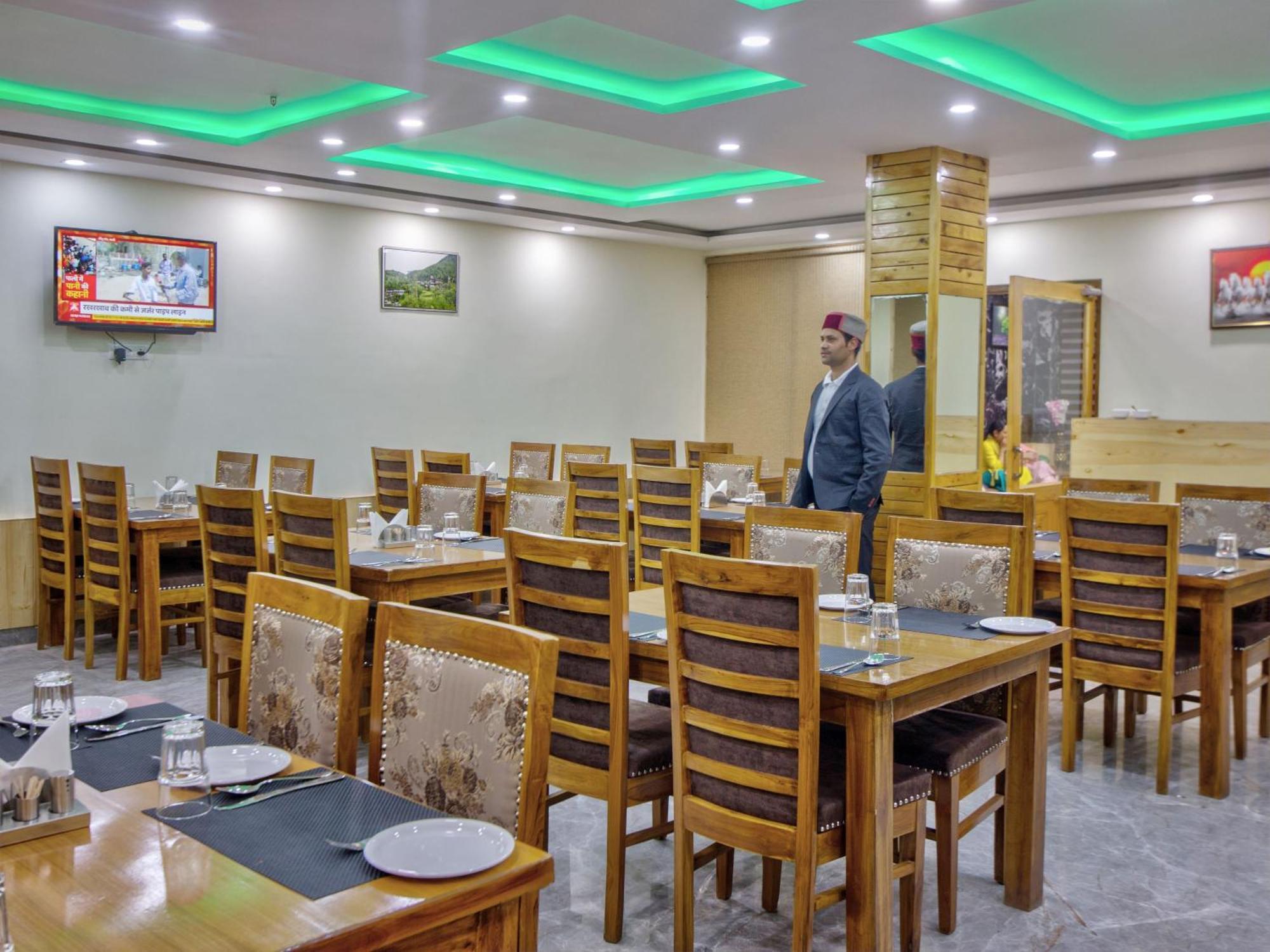 Swastik Grand Manali Hotel Bagian luar foto