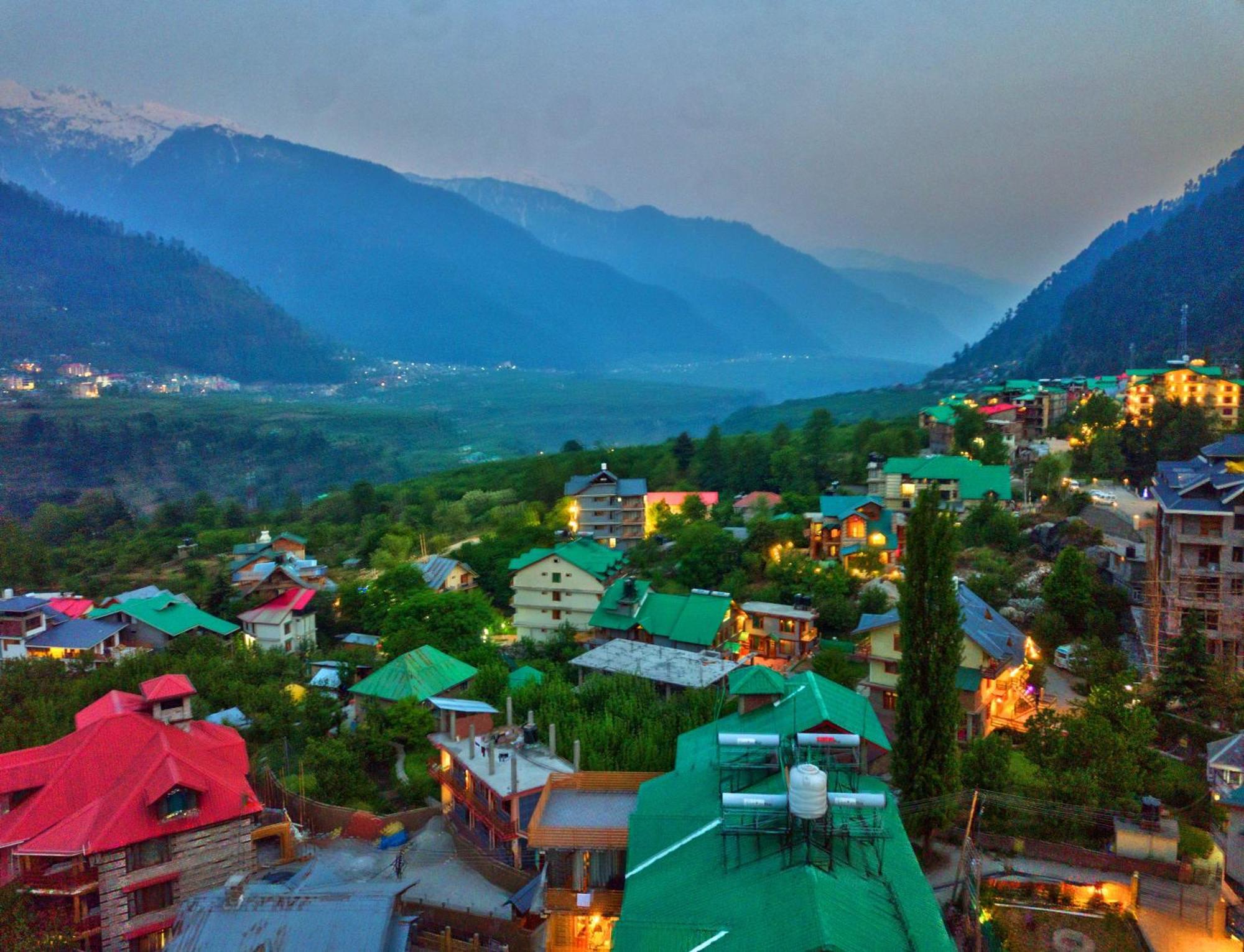 Swastik Grand Manali Hotel Bagian luar foto