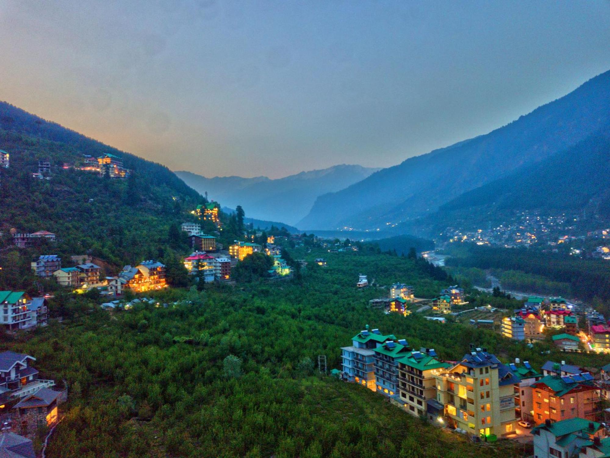 Swastik Grand Manali Hotel Bagian luar foto